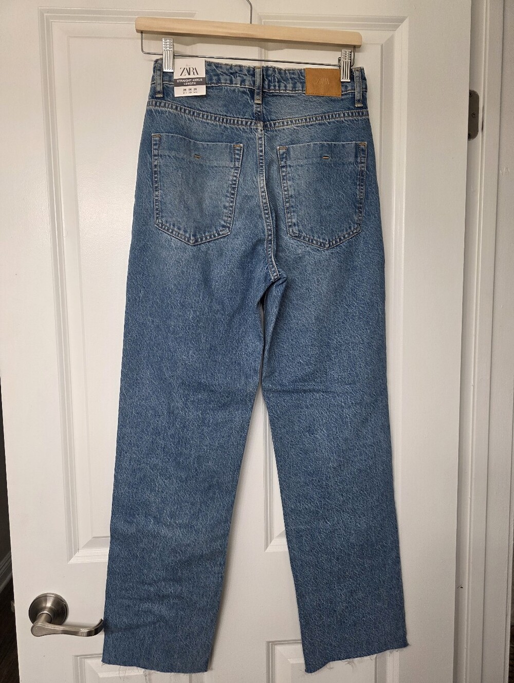 Zara Blue Straight-Leg Jeans with Pearls - Picture 4 of 5